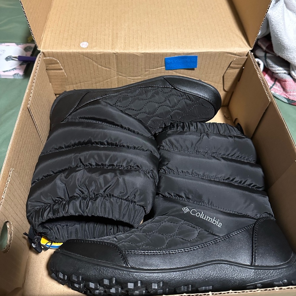 PRICE DROP 🔥 NWT Columbia boots - Minx Slip IV